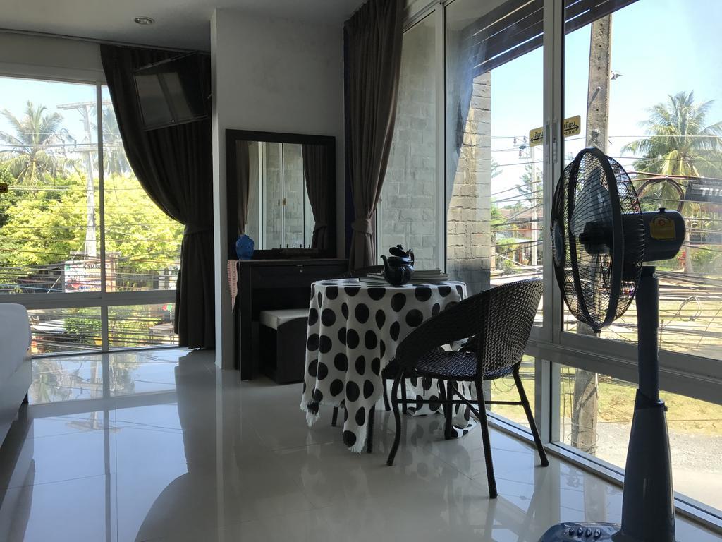 But Different Phuket Boutique Hotel Nai Harn Eksteriør billede