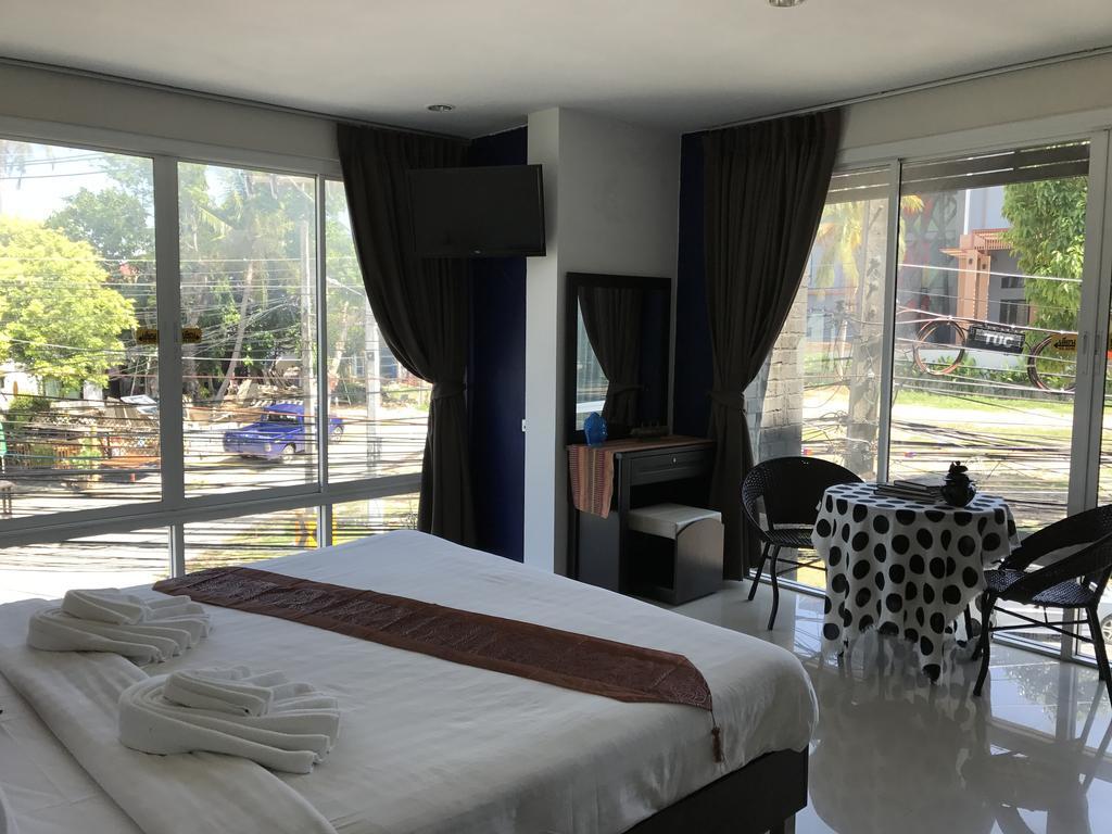 But Different Phuket Boutique Hotel Nai Harn Eksteriør billede