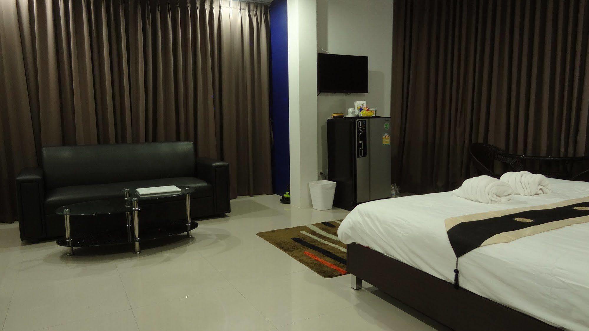 But Different Phuket Boutique Hotel Nai Harn Eksteriør billede
