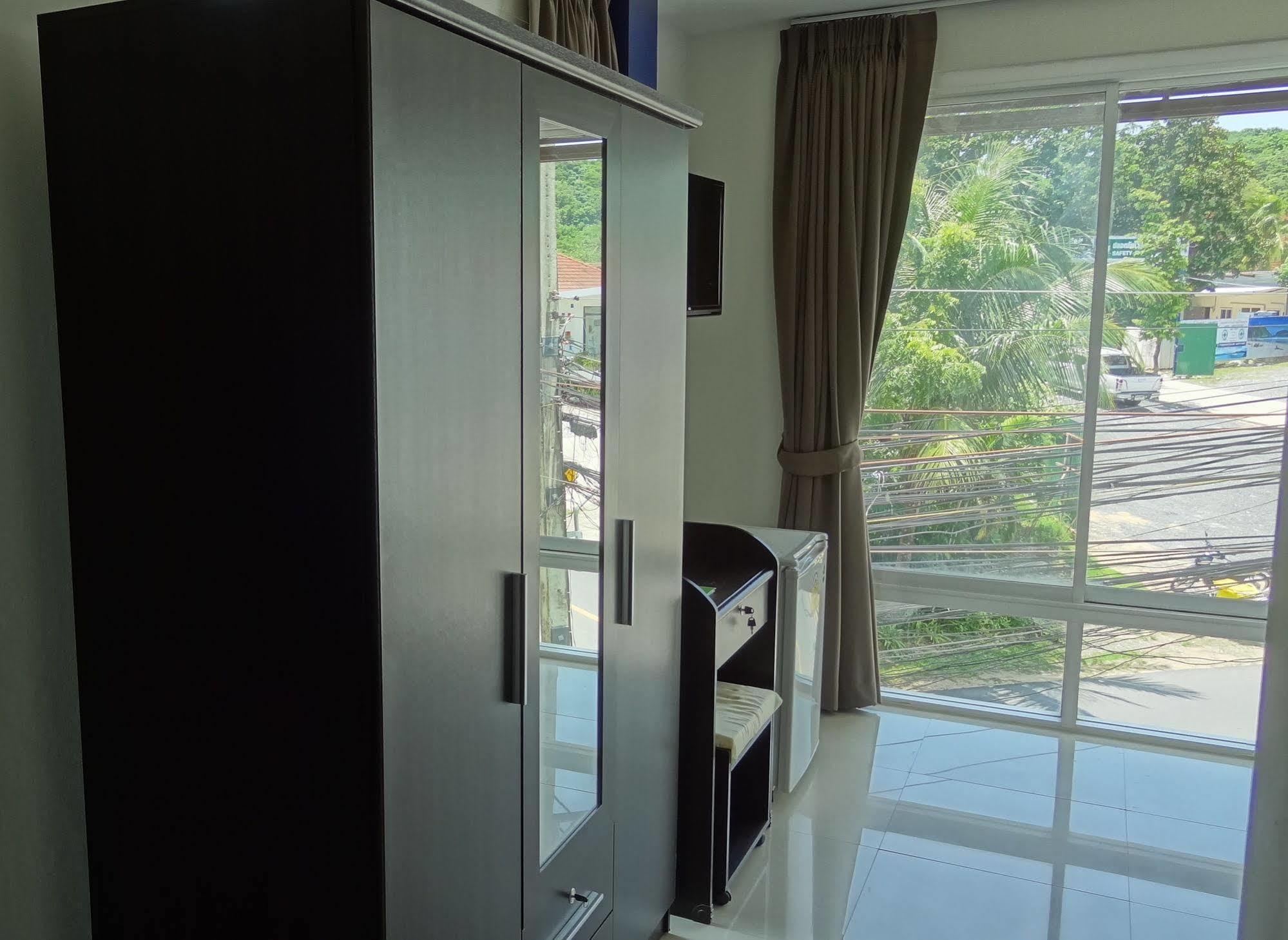 But Different Phuket Boutique Hotel Nai Harn Eksteriør billede